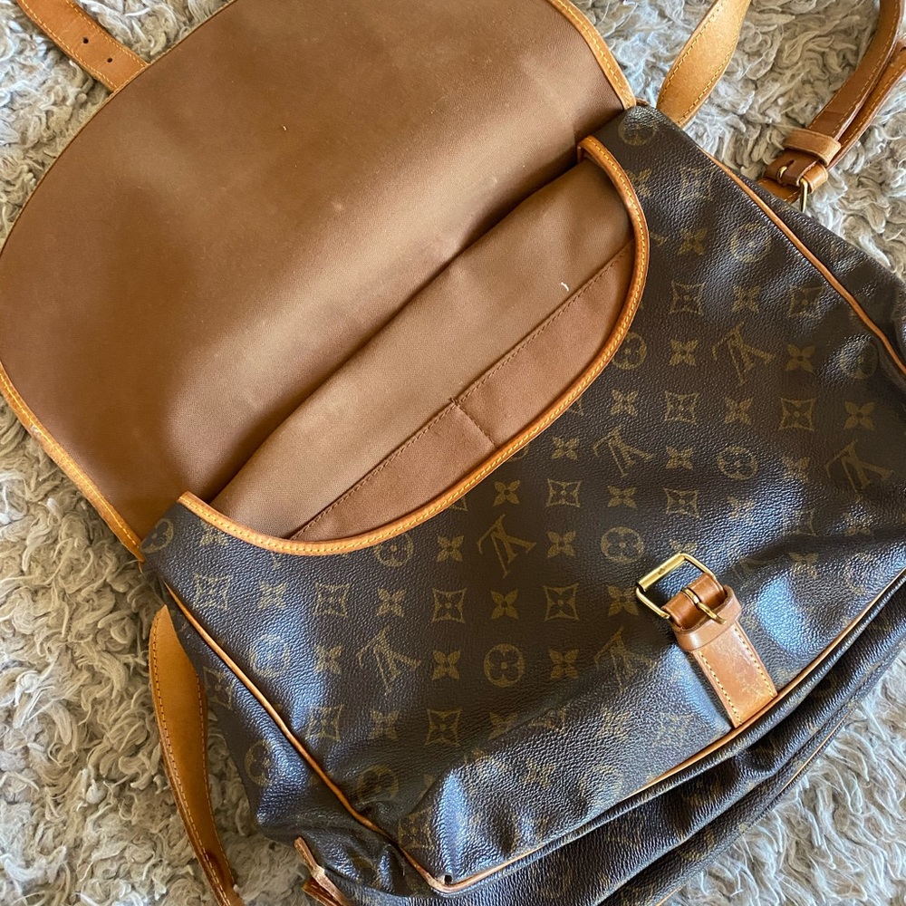 LOUIS VUITTON Saumur 35 Monogram - Picture 3 of 7